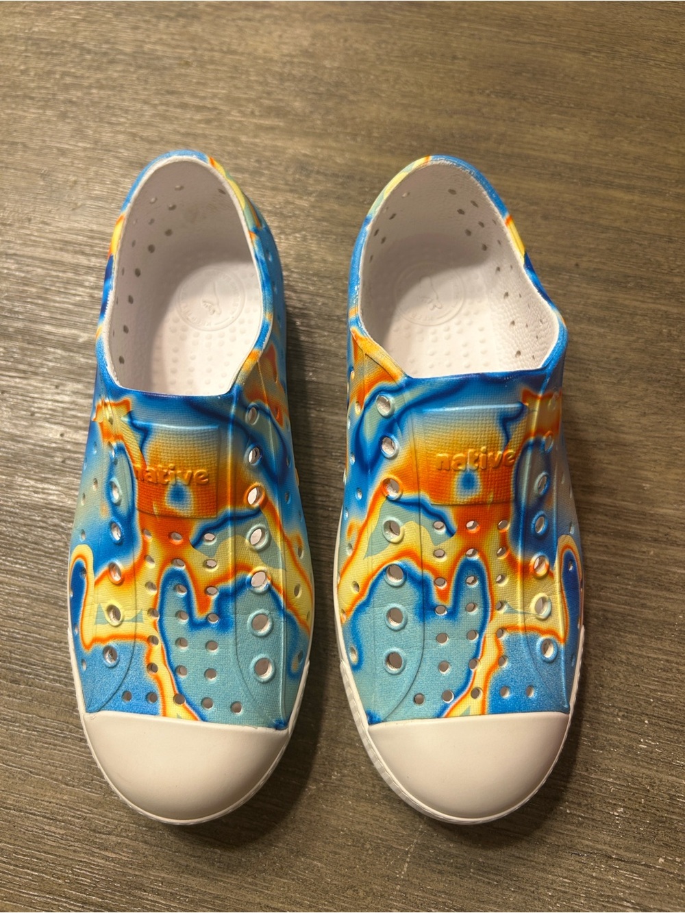 Native Jefferson colorful tie dye waterproof slip on sneaker sandals kids, Sz.J1